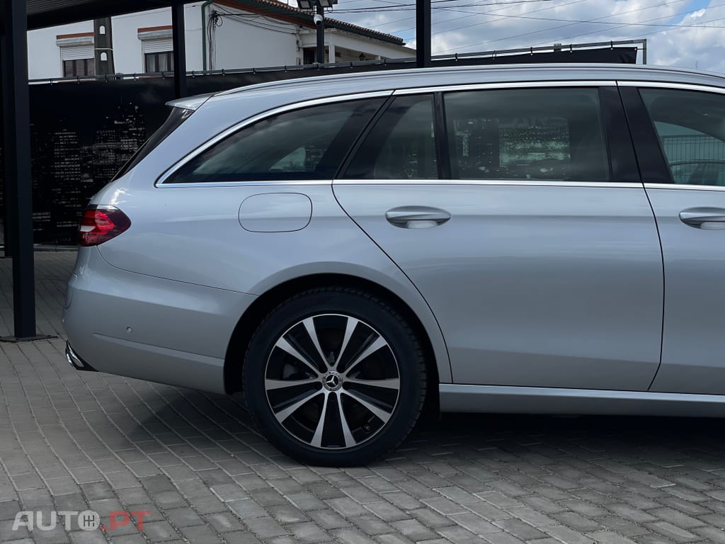 Mercedes-Benz E 300 de Avantgarde 4Matic