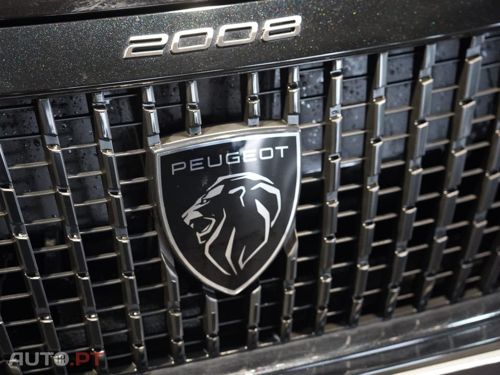 Peugeot 2008 1.2 Hybrid Allure e-DCS6