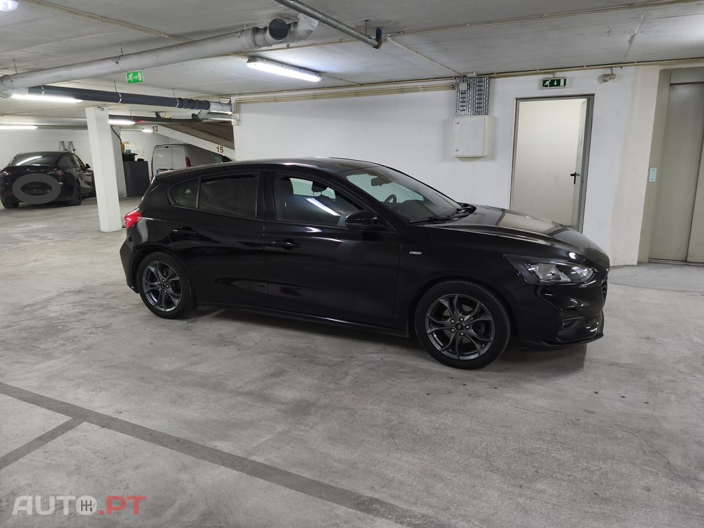 Ford Focus ST LINE