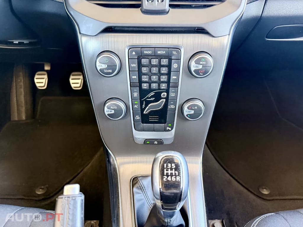 Volvo V40 2.0 D4 Momentum