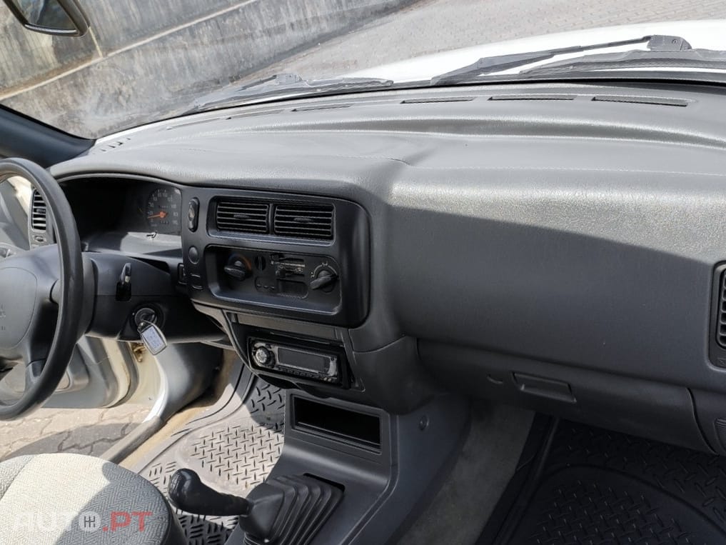 Mitsubishi L200 2.5D 4 LUGARES
