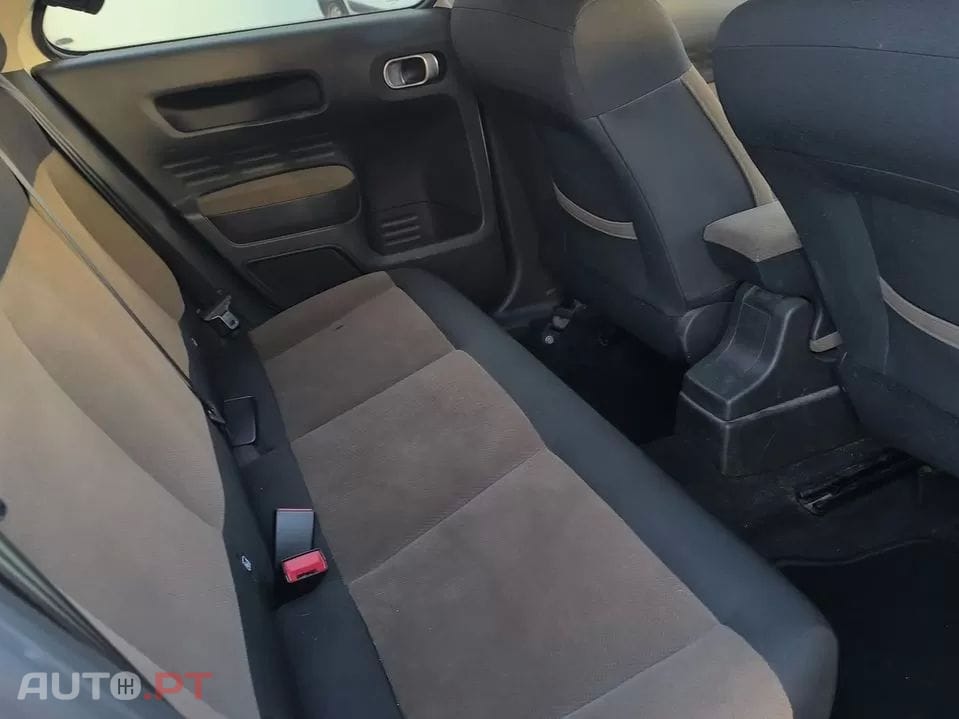 Citroen C4 Cactus 1.6 e-HDi Shine ETG6 92g