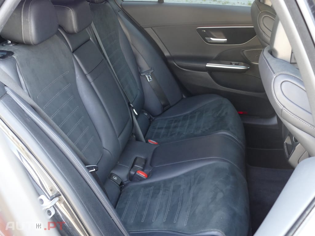 Mercedes-Benz C 300 e AMG Line