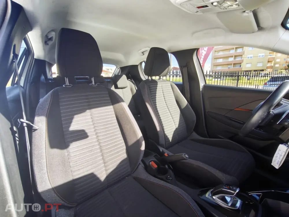 Peugeot 208 1.2 PureTech Allure Pack EAT8