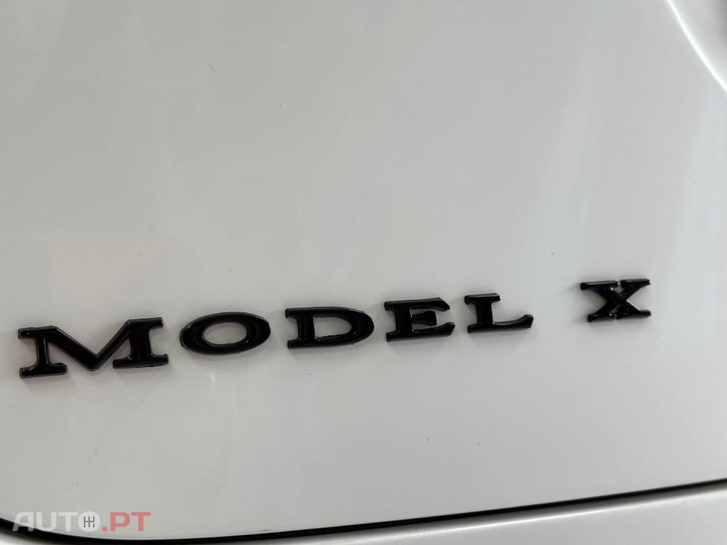 Tesla Model X Outro