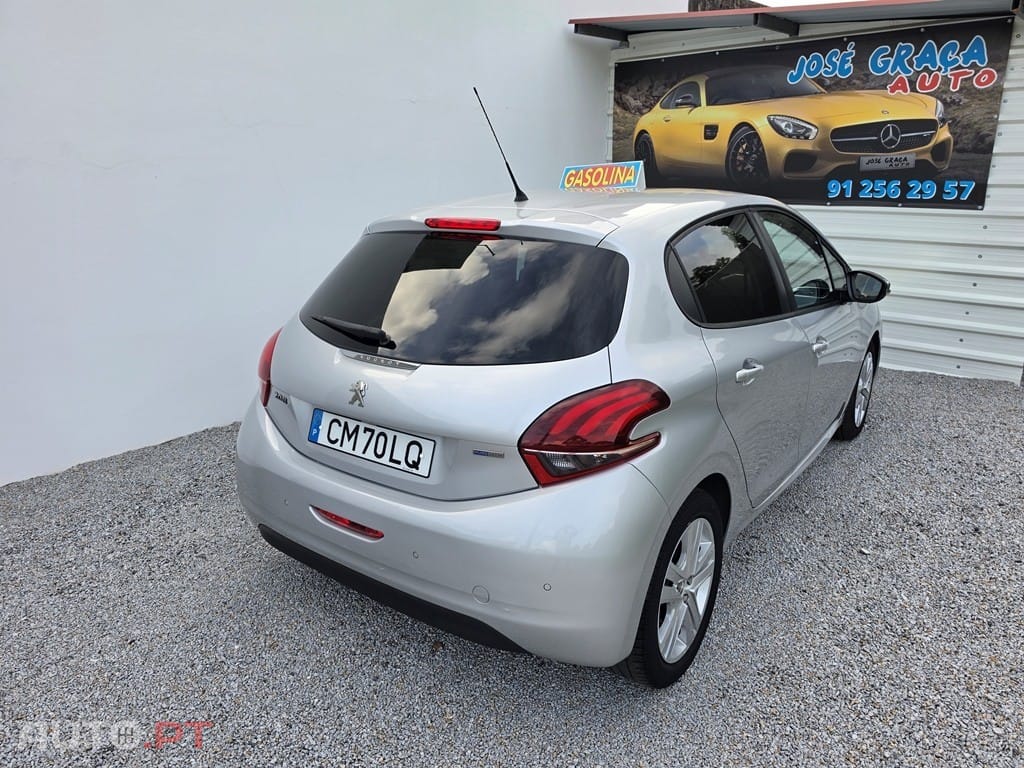 Peugeot 208 82 VTI Style