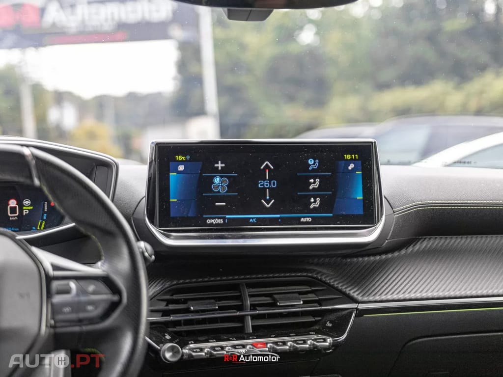 Peugeot E-2008 50 kWh GT