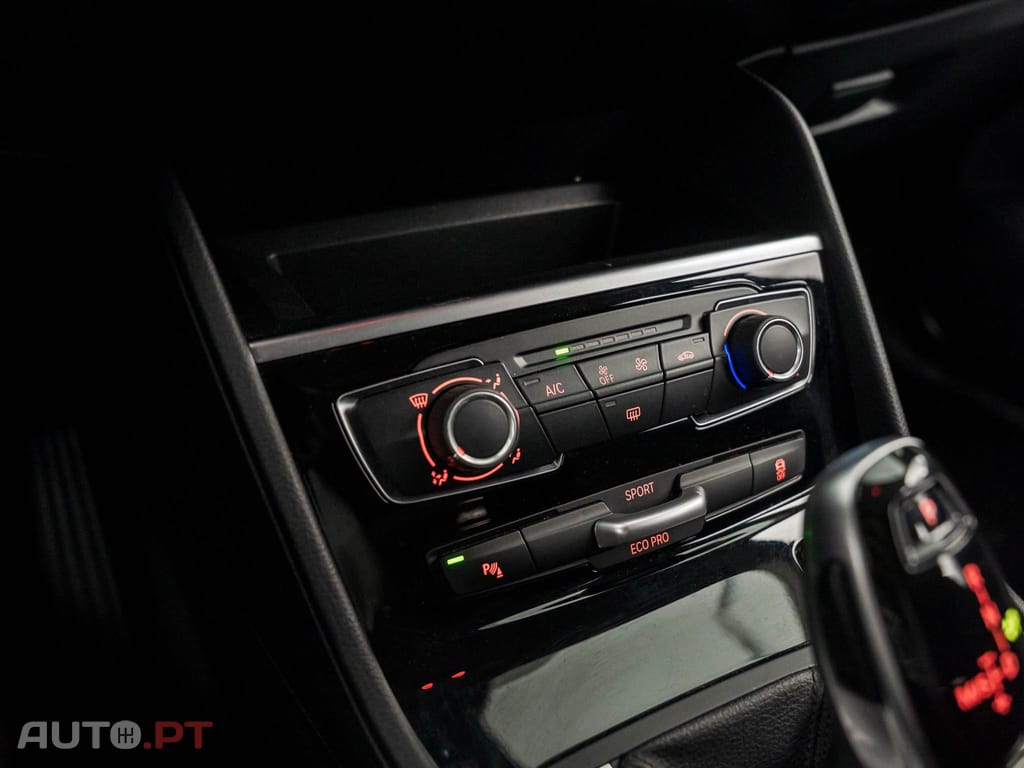 BMW 216 d Auto
