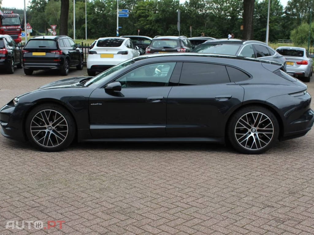 Porsche Taycan 93 kWh