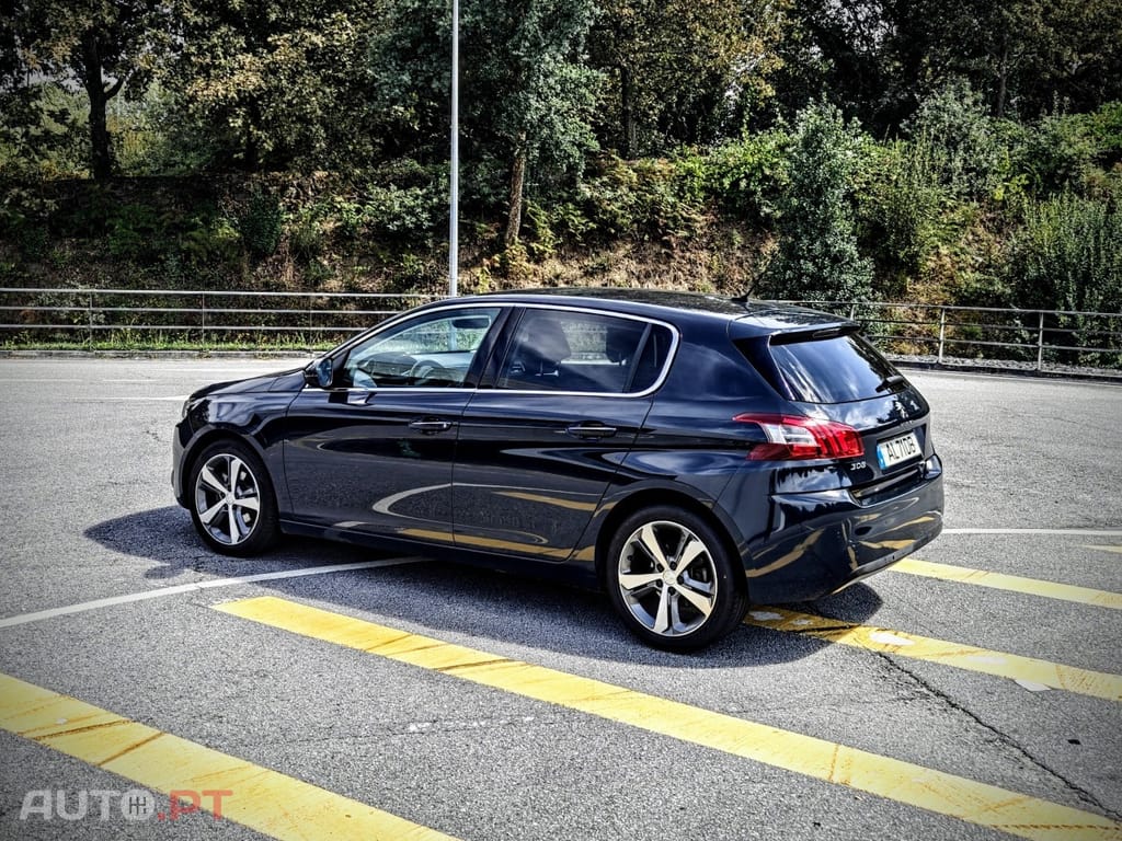 Peugeot 308 1.2 PureTech Allure Full LED