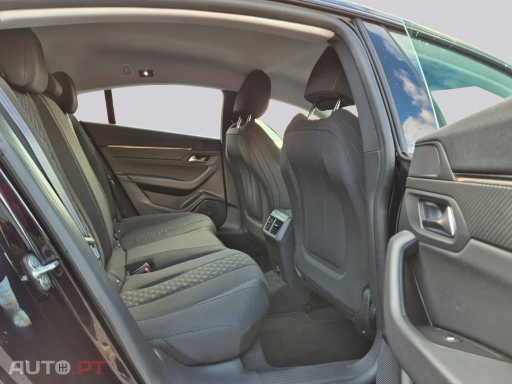 Peugeot 508 PHEV HYBRID I.V.A DEDUTIVEL