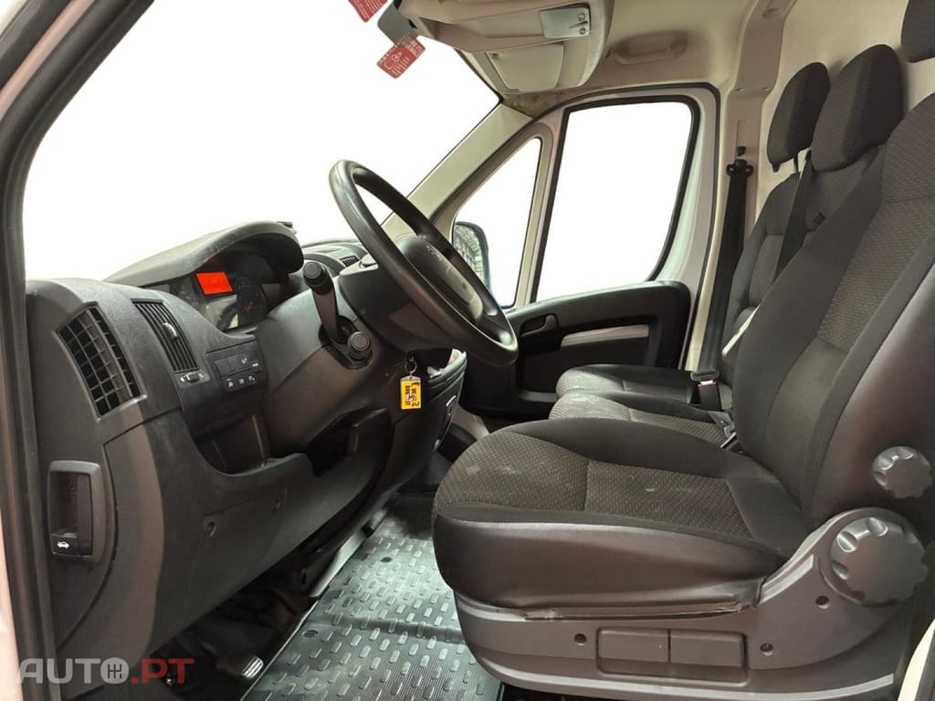 Peugeot Boxer 2.2 BlueHDi 335 L3H2 Premium