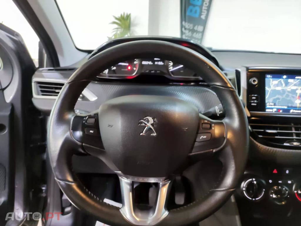 Peugeot 208 1.2 PureTech Signature