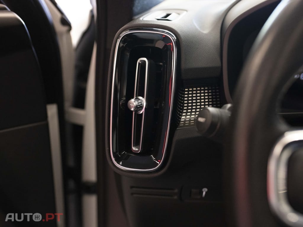 Volvo XC40 P8 AWD Recharge RDesign