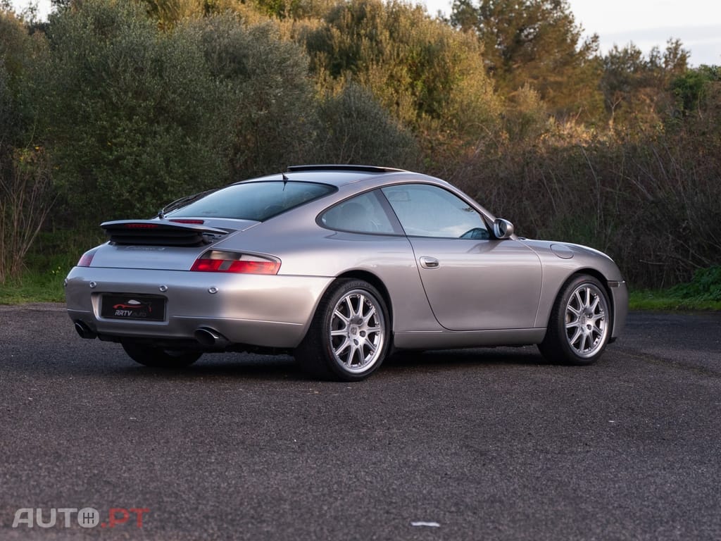 Porsche 996 Carrera 4 Coupé