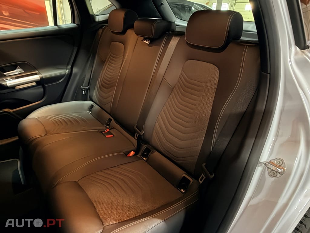 Mercedes-Benz GLA 180 7G-DCT Edition Progressive Line