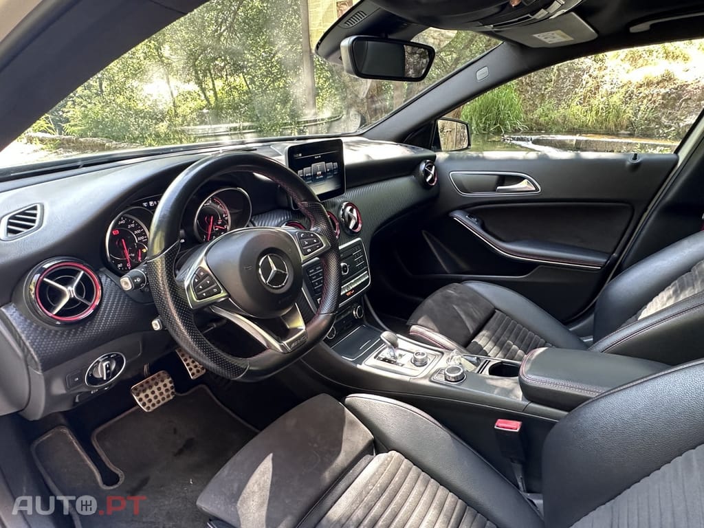 Mercedes-Benz A 45 AMG 4Matic Speedshift 7G-DCT