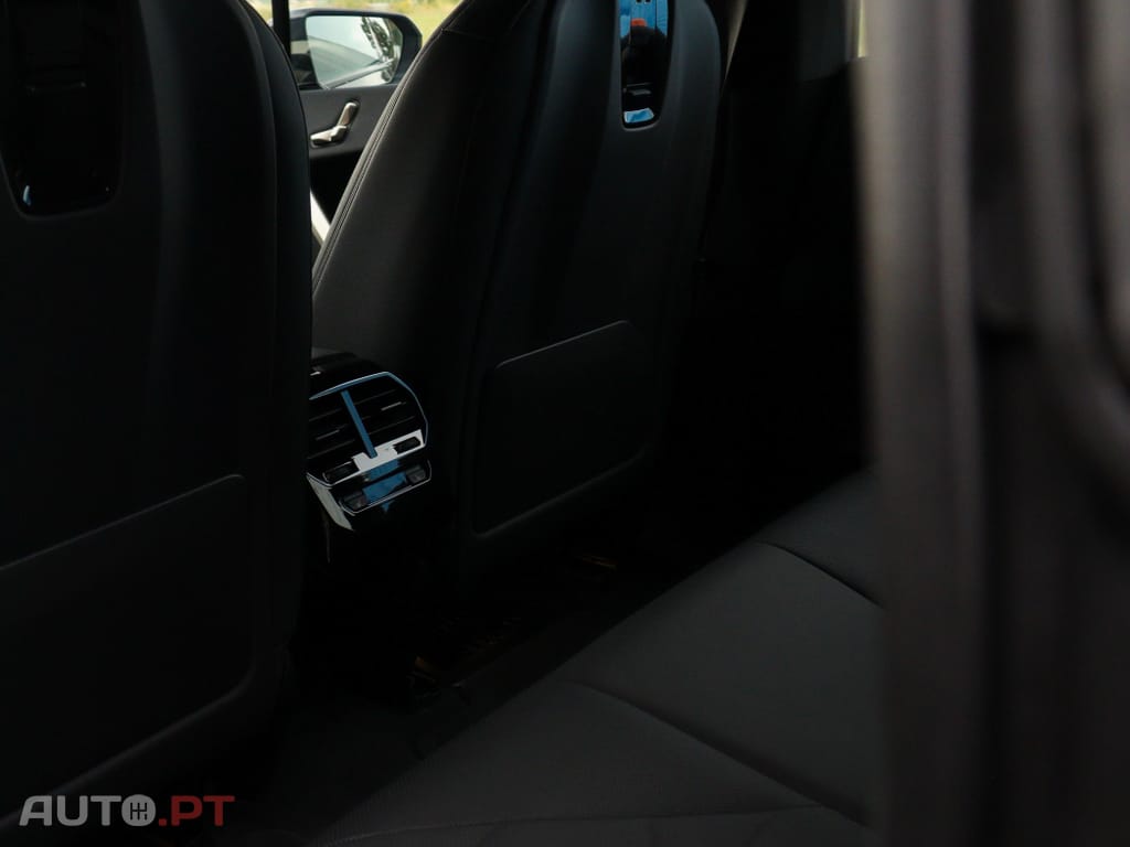BMW iX xDrive 50 Pack Desportivo