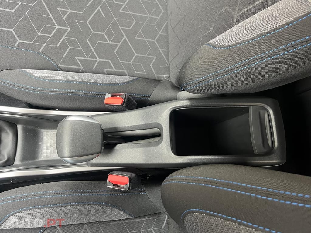 Peugeot 2008 1.2 e-VTi Style