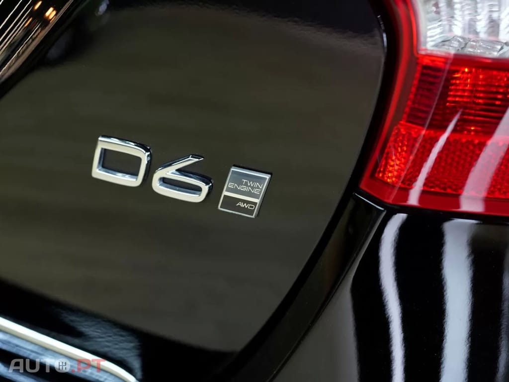 Volvo V60 2.4 D6 Momentum AWD Phev