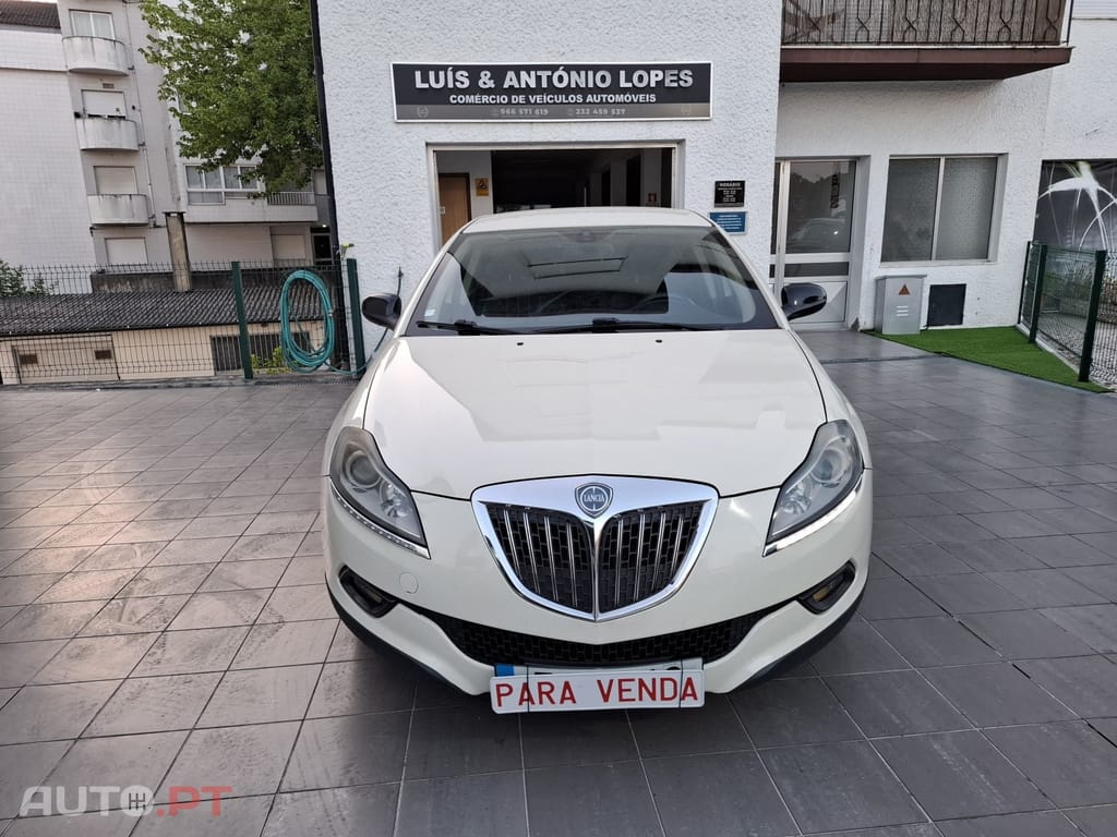 Lancia Delta 1.6 M-Jet Argento