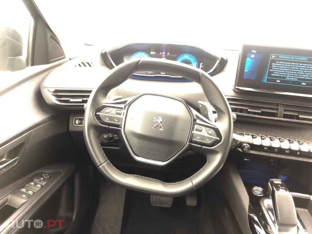 Peugeot 3008 1.6 Hybrid Allure Pack e-EAT8