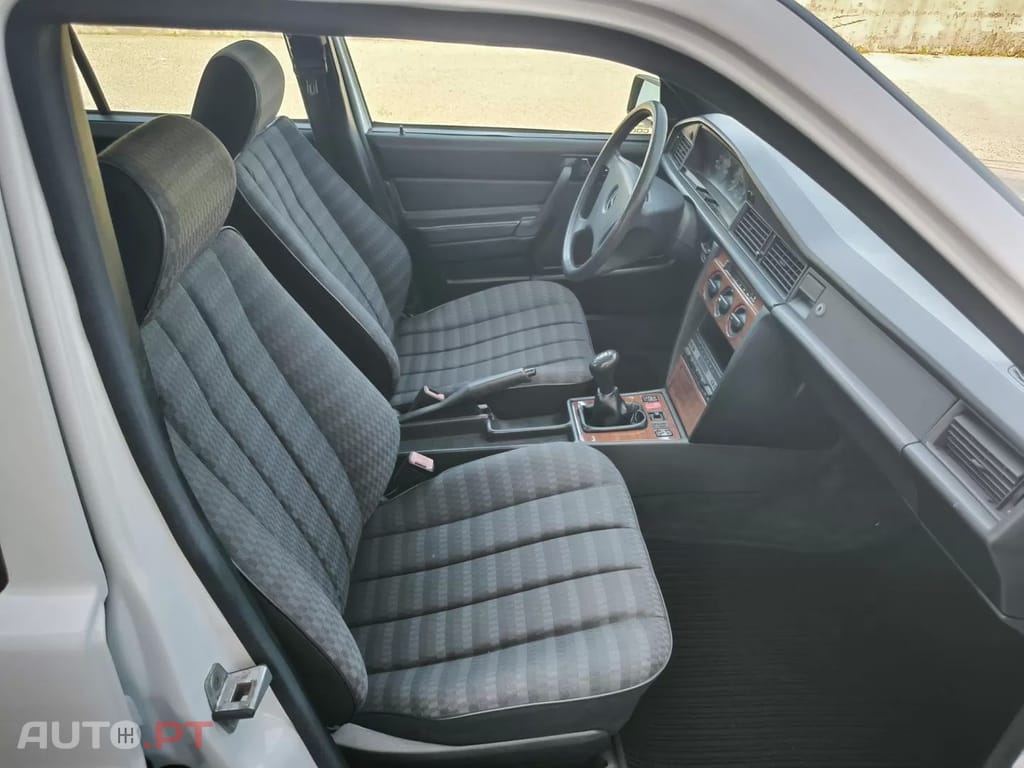 Mercedes-Benz 190 190 E 1.8