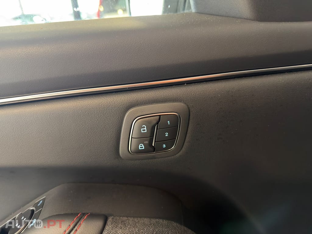 Ford Mustang Mach-E 75.7 kWh Premium AWD