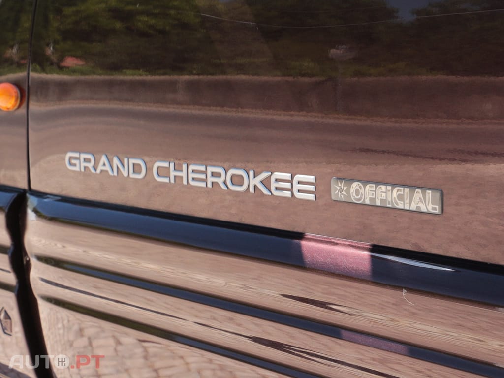 Jeep Grand Cherokee 2.5 TD Official