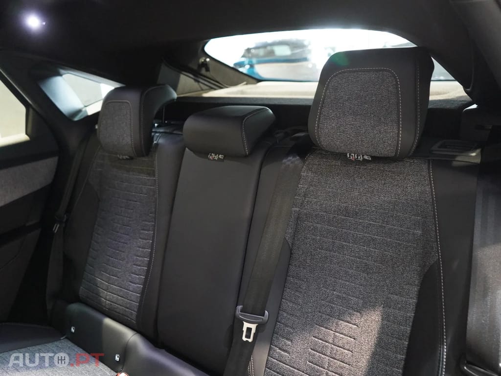 Peugeot 3008 1.2 Hybrid Allure e-DCS6