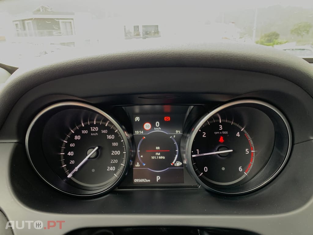 Land Rover Discovery Sport 2.0 TD4 HSE Luxury 7L Auto