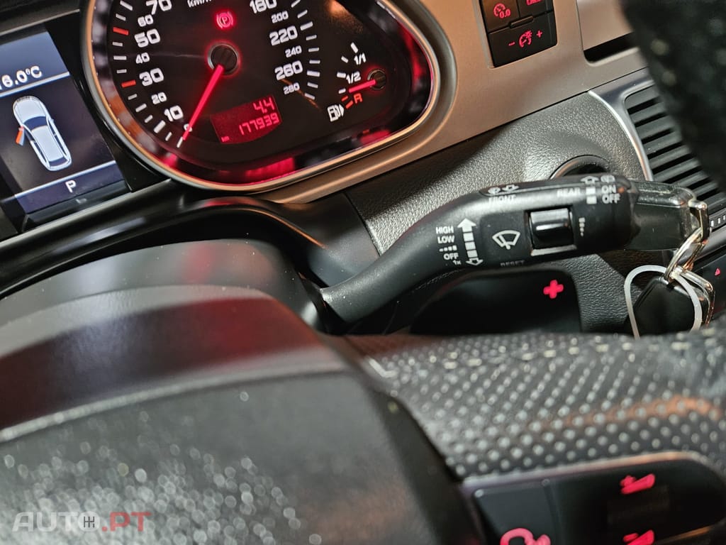 Audi Q7 3.0 V6 TDi quattro Tiptronic (2010-2011)