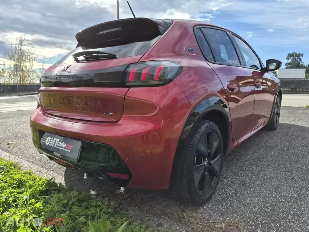 Peugeot E-208 50 kWh GT