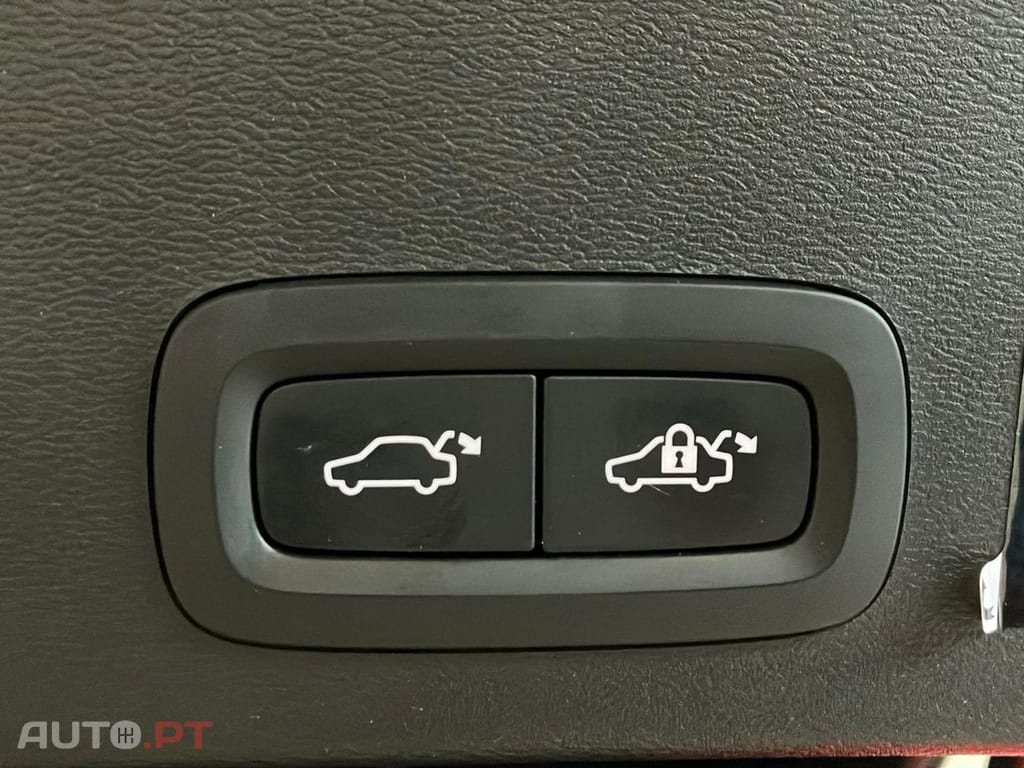 Volvo XC40 1.5 T3 Momentum Plus