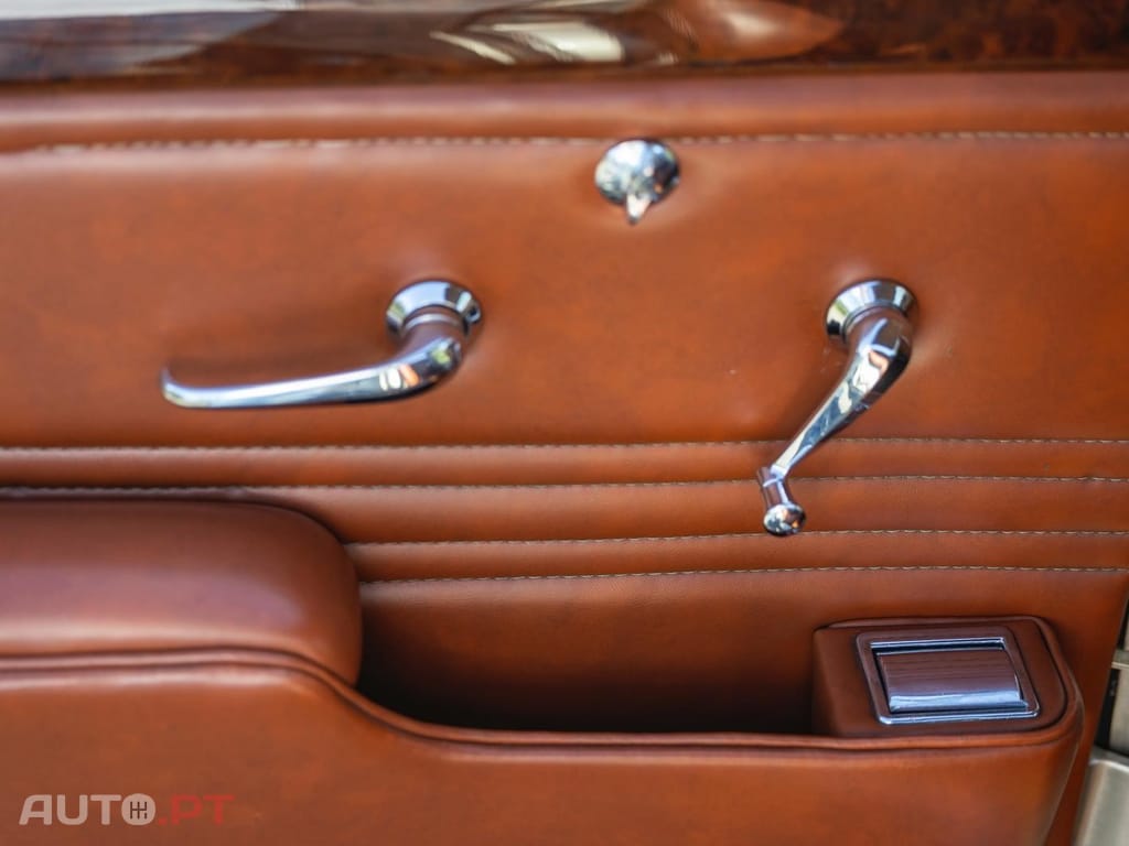 Jaguar S-Type 3.8