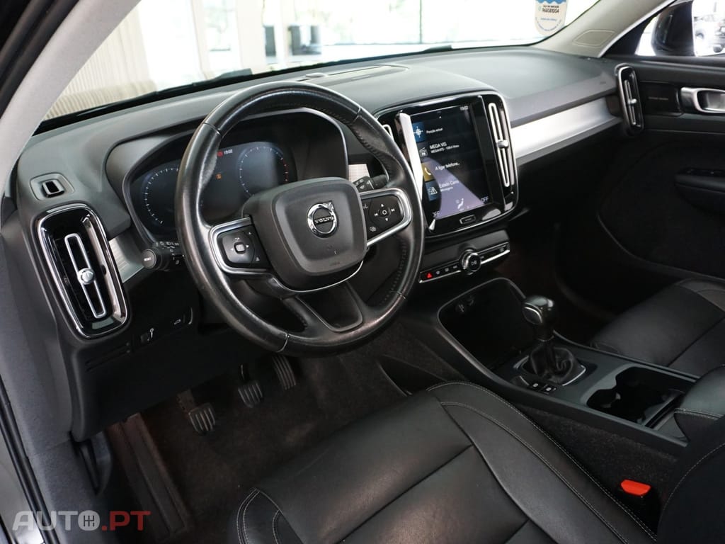 Volvo XC40 T2 Momentum Pro