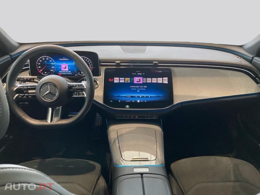 Mercedes-Benz E 300 I.V.A DEDUTIVEL e AMG-Line