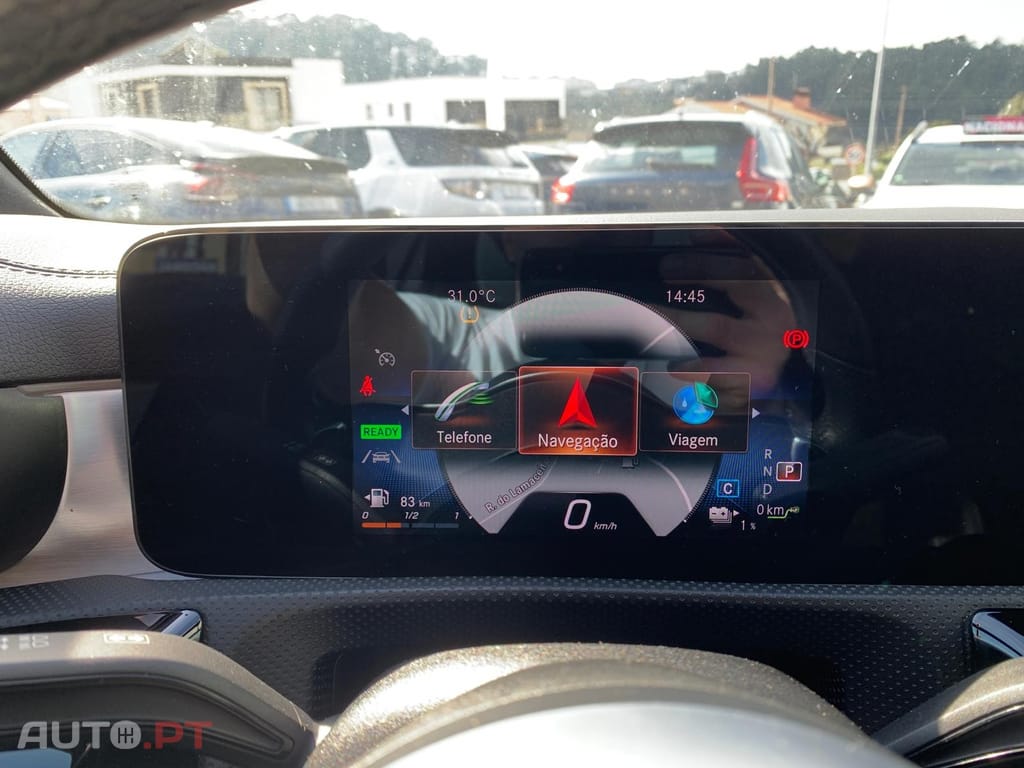 Mercedes-Benz A 250 e AMG Line