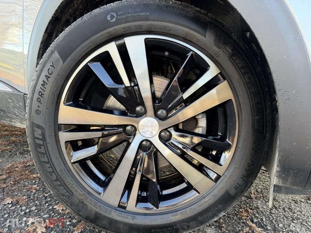 Peugeot 5008 1.2 Hybrid Allure Pack e-DCS6
