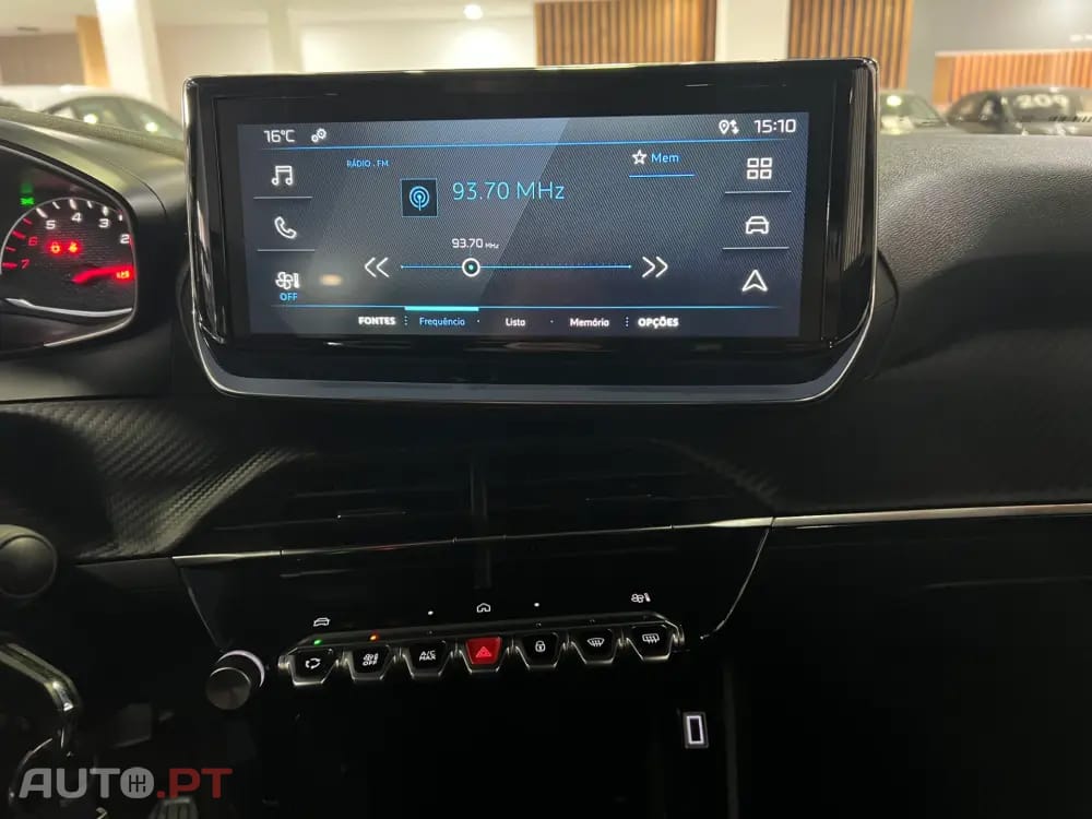 Peugeot 2008 1.2 PureTech Style — fotografia 19