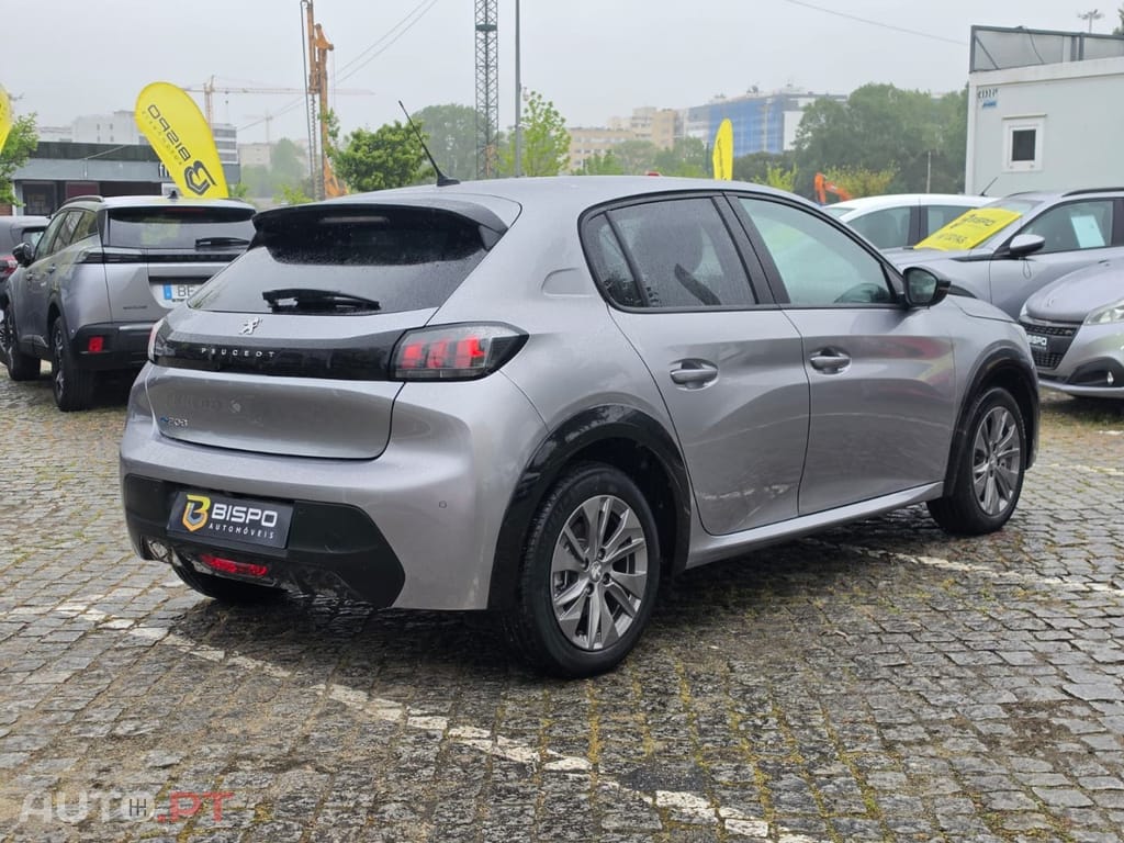 Peugeot E-208 50 kWh GT Pack