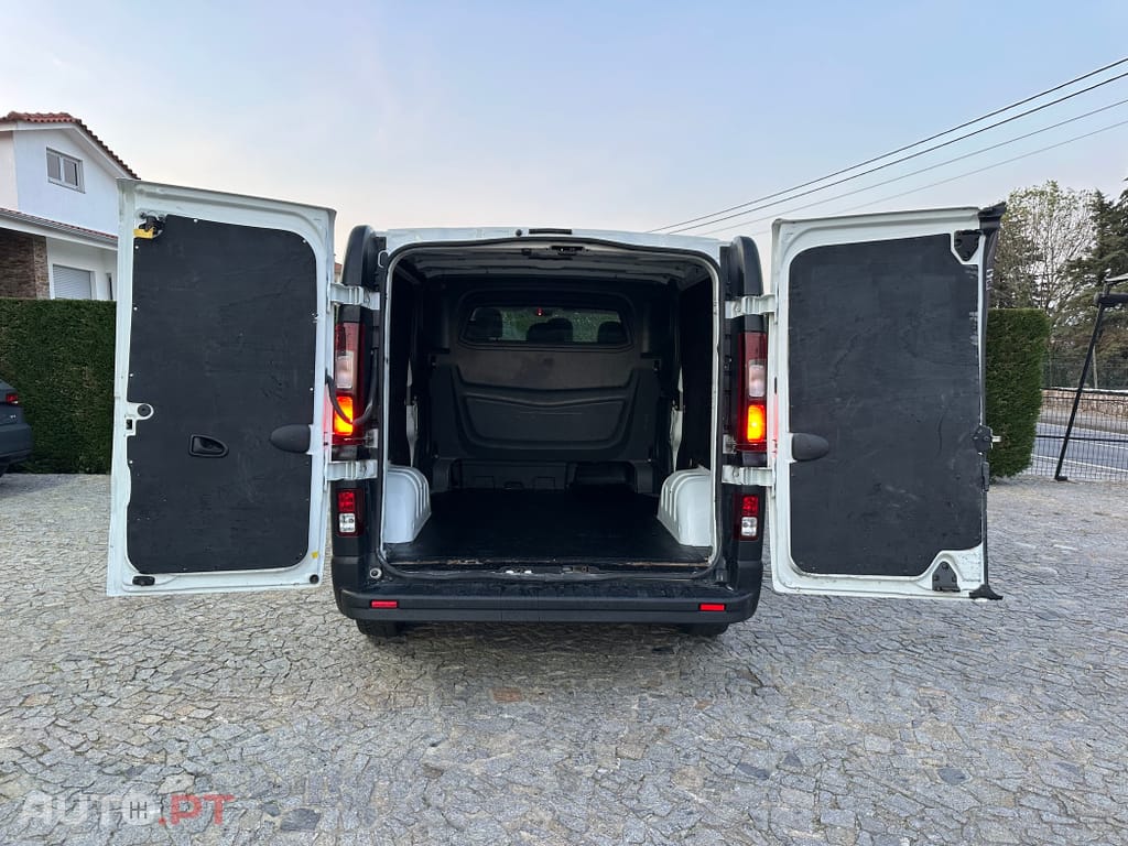 Renault Trafic 1.6 dCi L2H1 6 Lugares