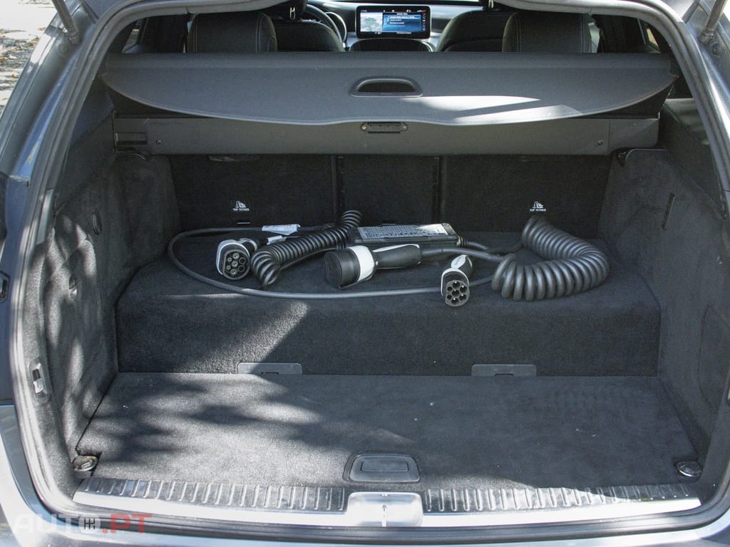 Mercedes-Benz C 300 e AMG Line
