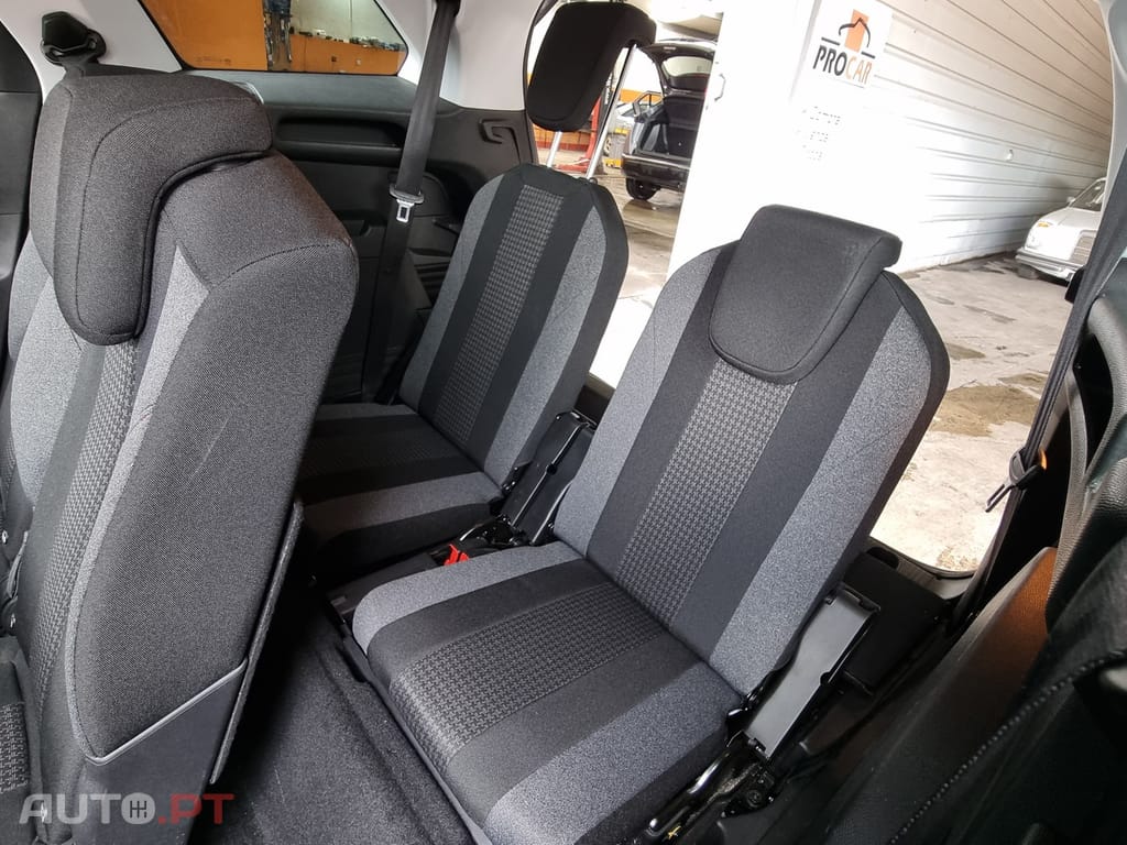 Peugeot 5008 1.5 BlueHDi Allure EAT8