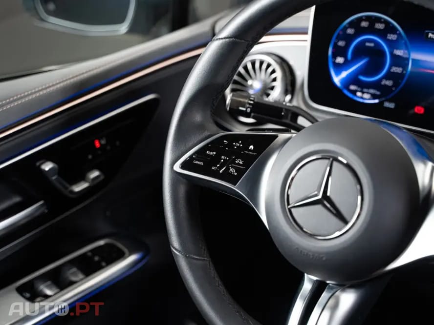 Mercedes-Benz EQE 300 Electric Art