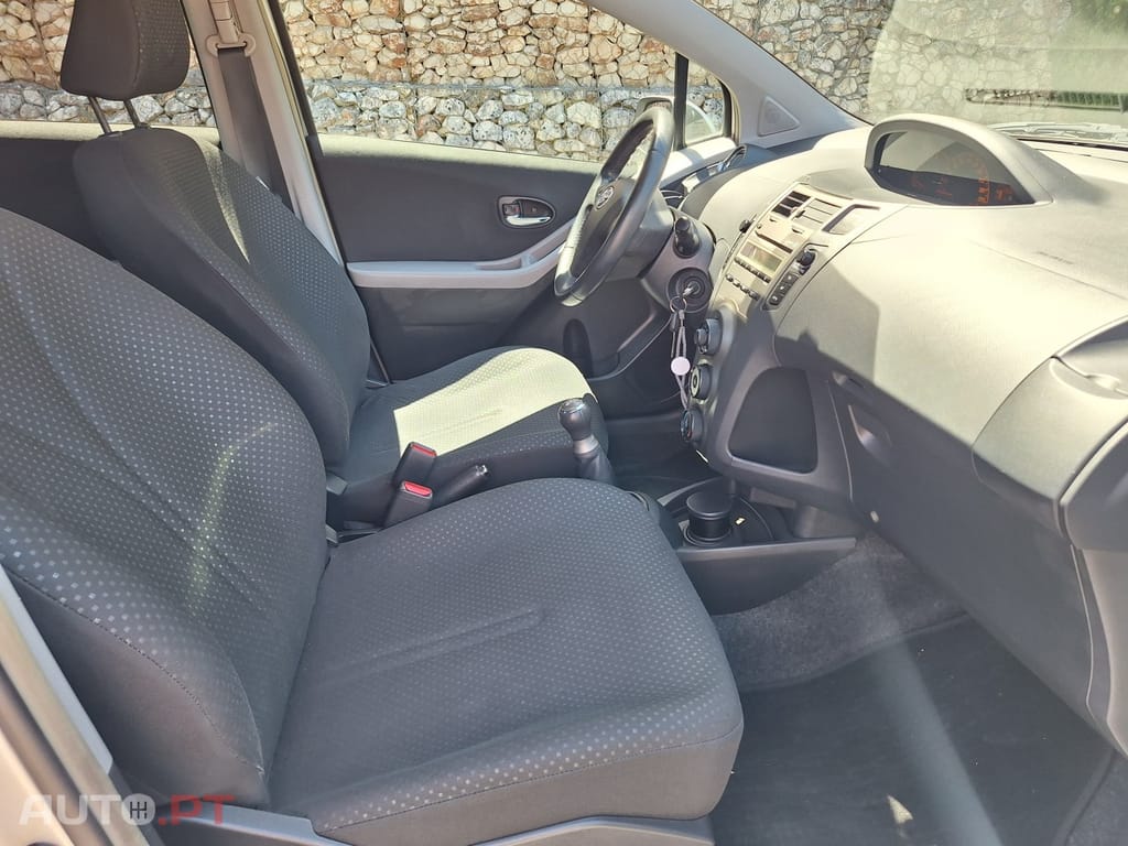 Toyota Yaris 1.0 VVT-i Sport