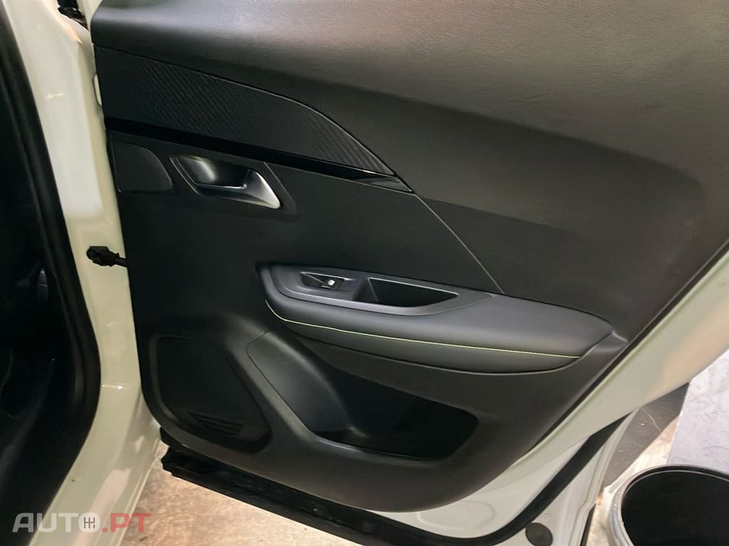 Peugeot 2008 1.2 PureTech GT