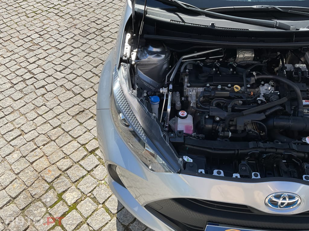 Toyota Yaris TOYOTA YARIS VVT-I HYBRID