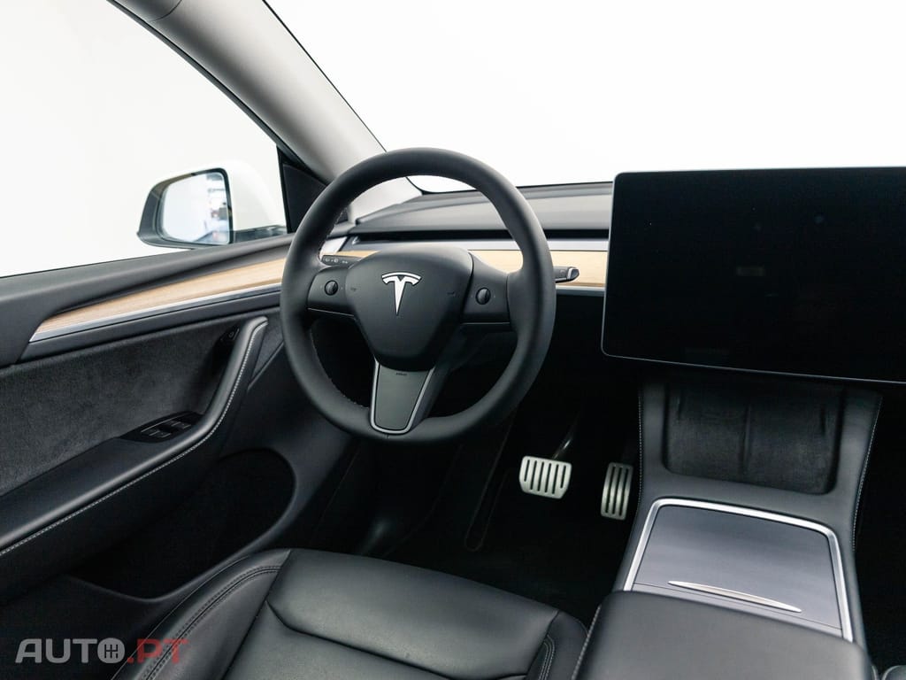 Tesla Model Y Performance Dual Motor AWD