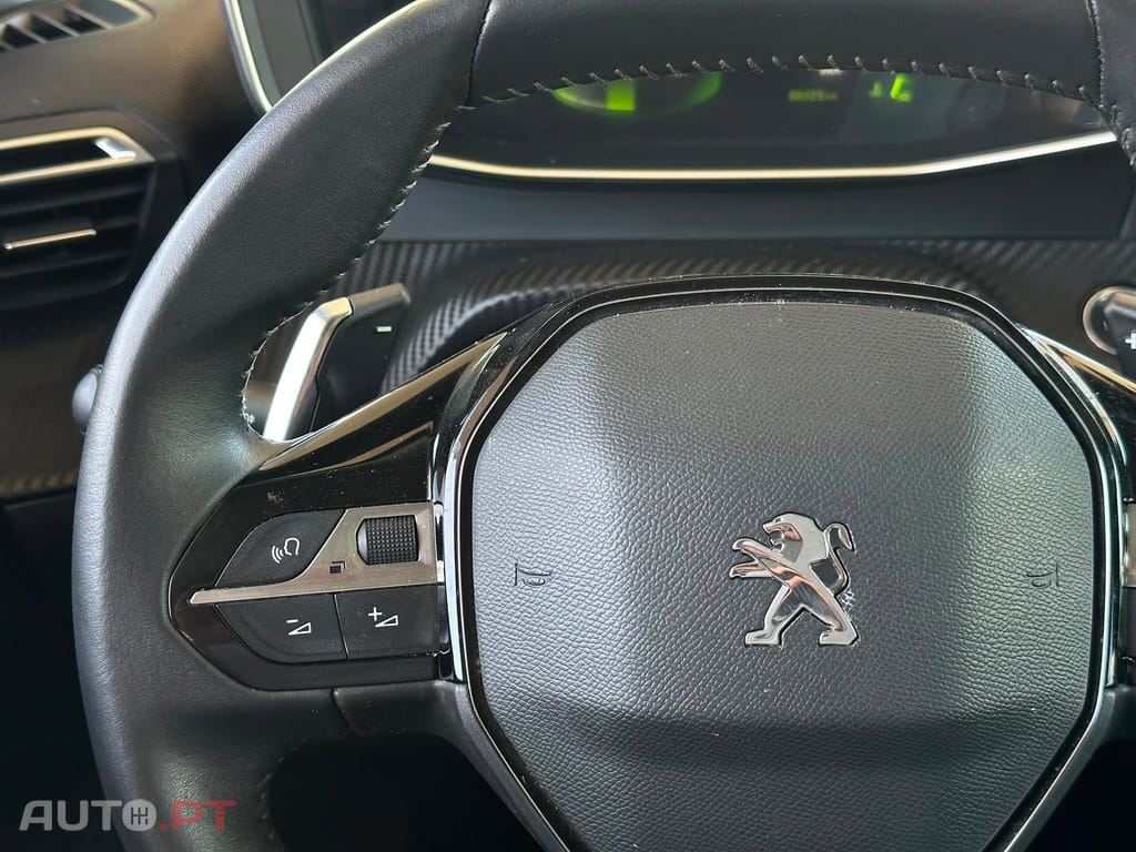 Peugeot 2008 1.2 PureTech Allure EAT8